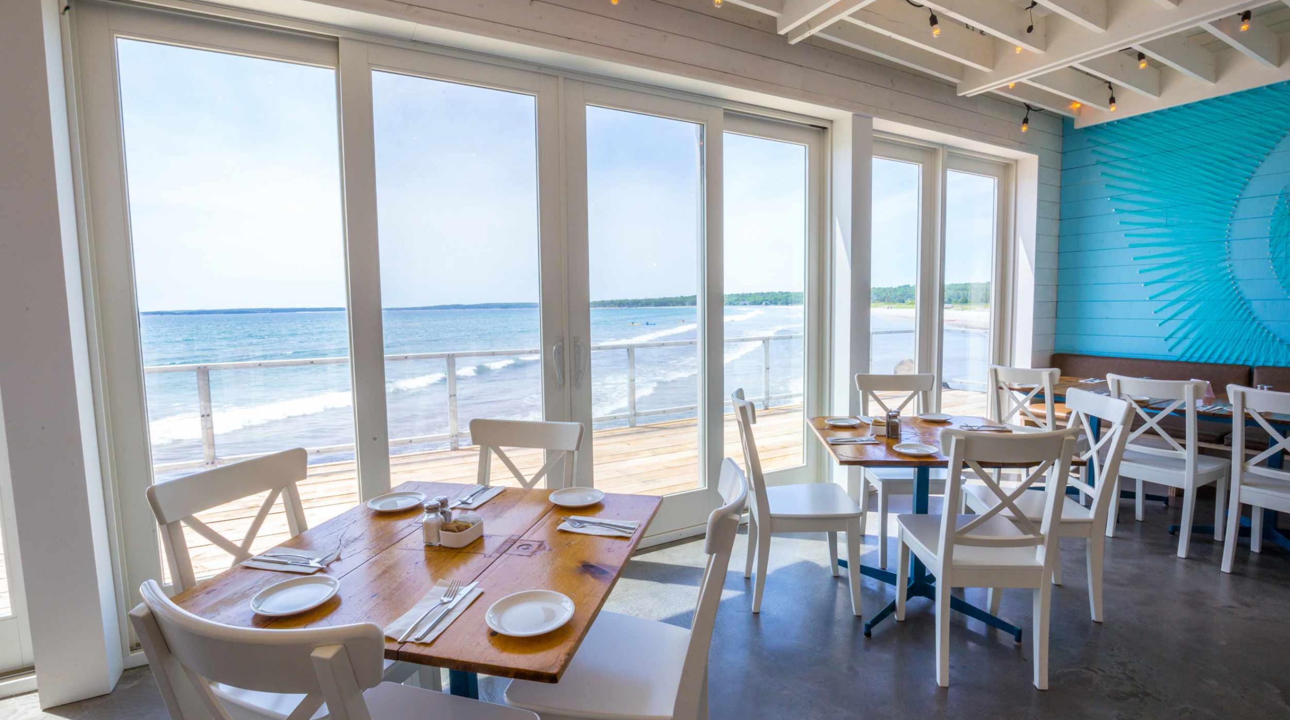 QuarterDeck Restaurant and Grill Oceanside dining